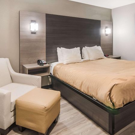 Quality Inn & Suites フォートワース エクステリア 写真
