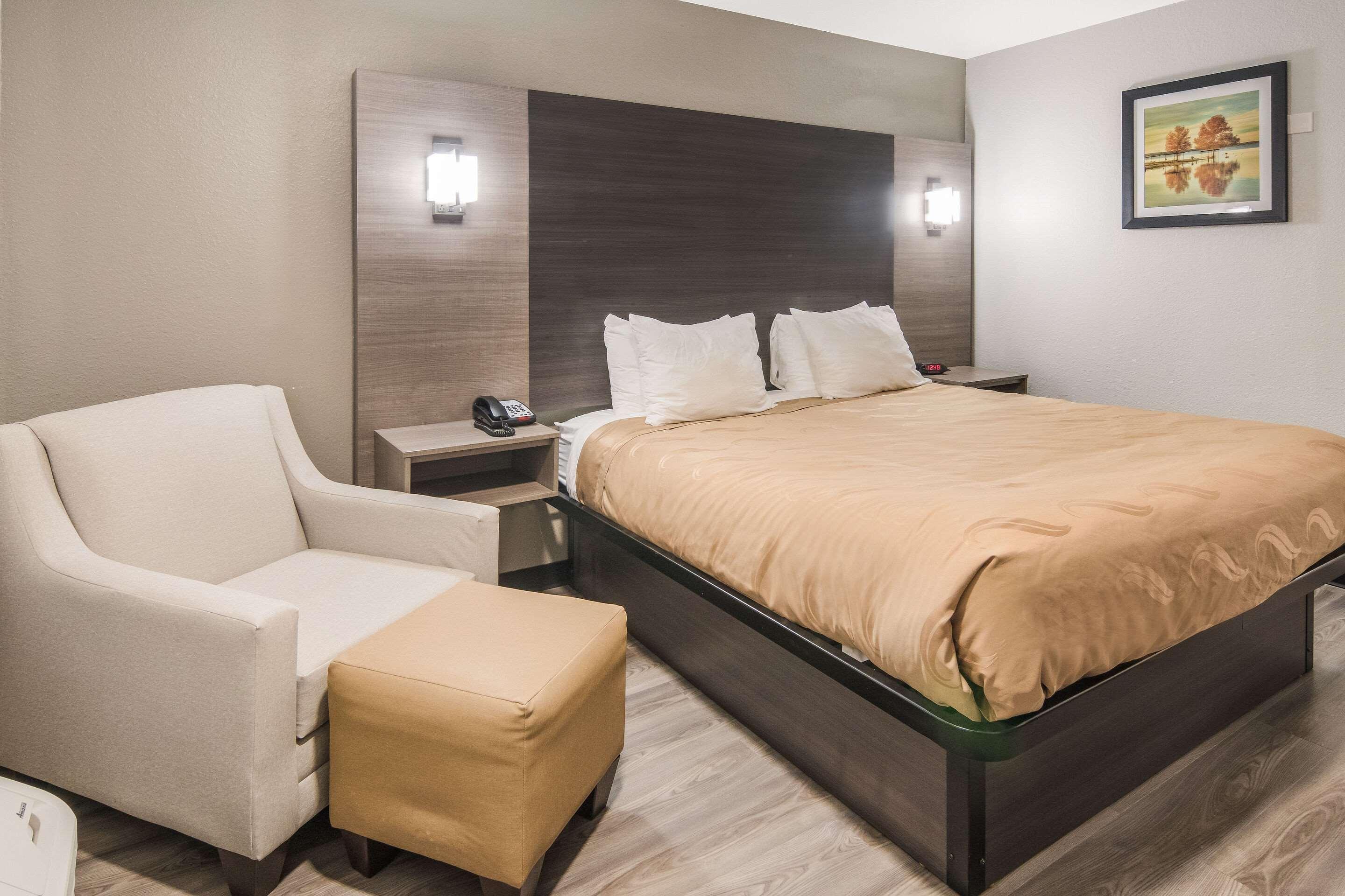 Quality Inn & Suites フォートワース エクステリア 写真