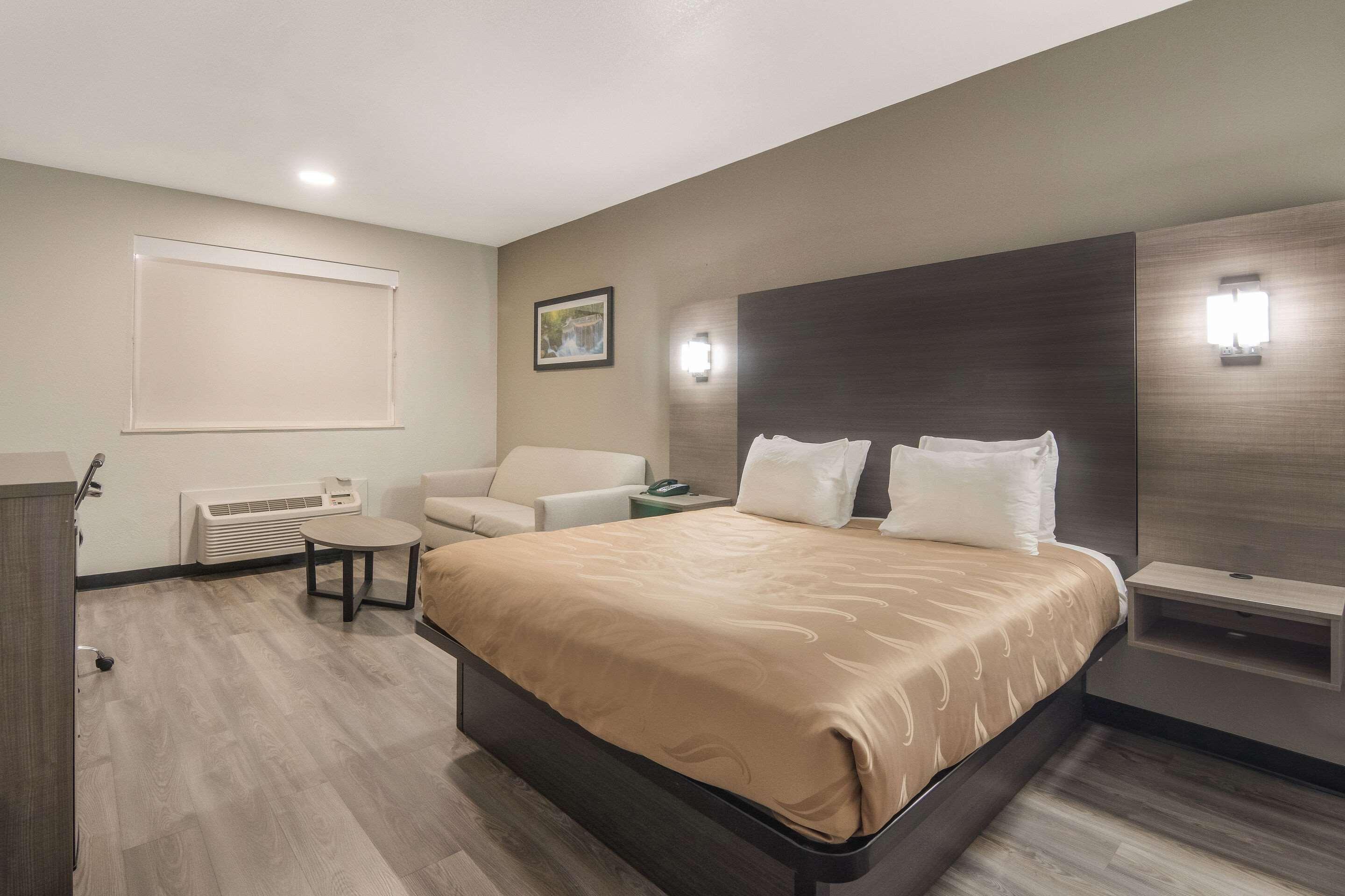 Quality Inn & Suites フォートワース エクステリア 写真