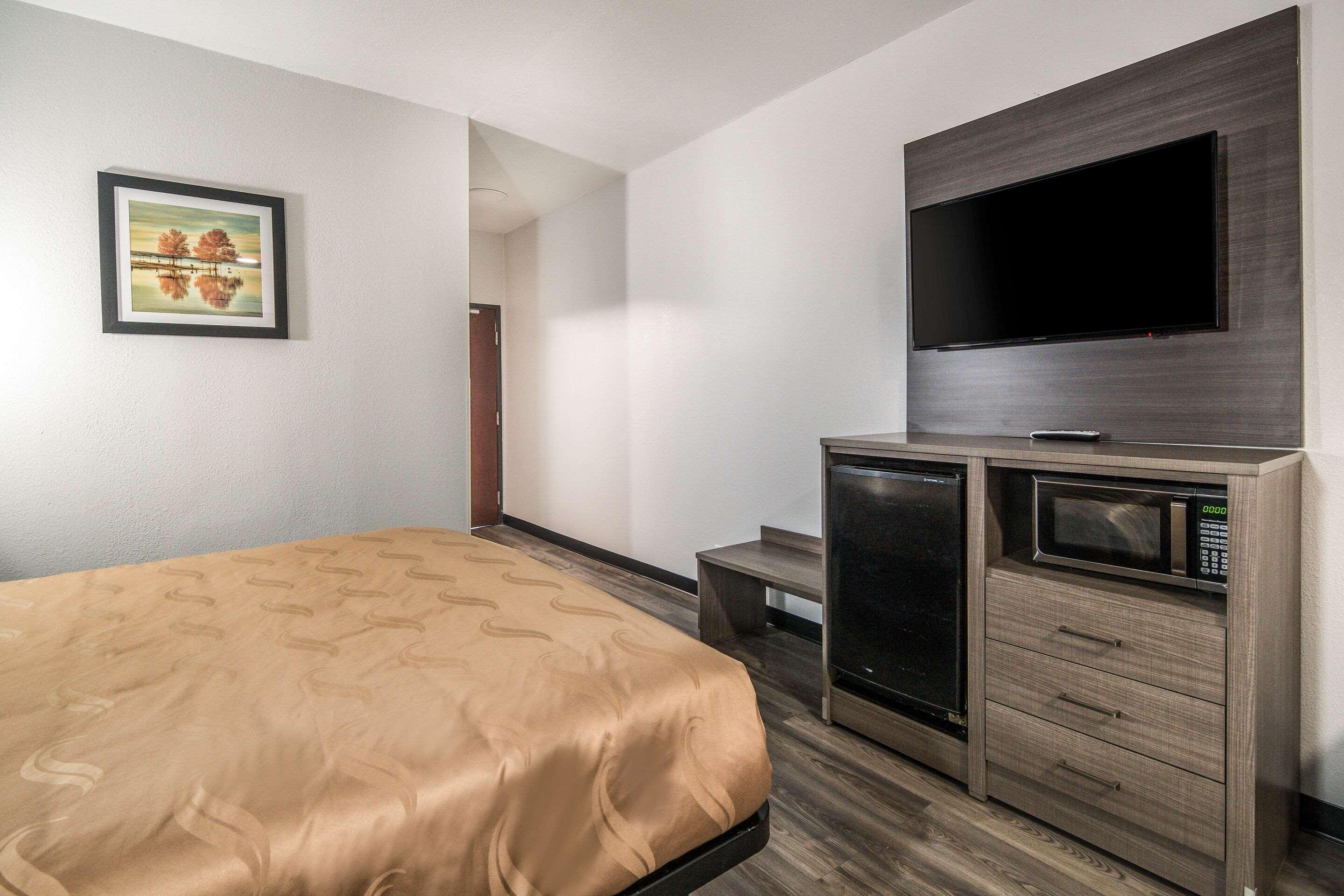 Quality Inn & Suites フォートワース エクステリア 写真