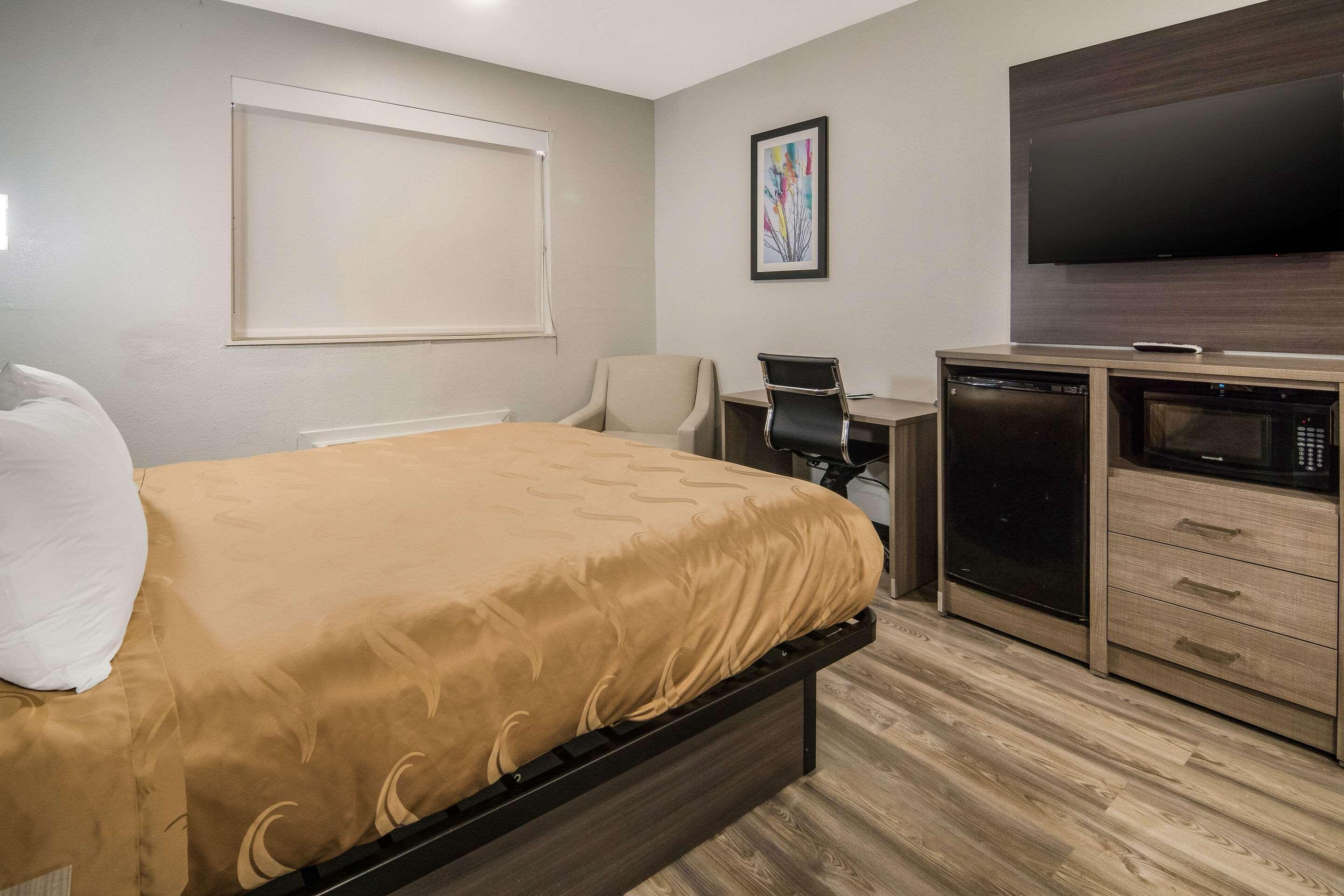 Quality Inn & Suites フォートワース エクステリア 写真
