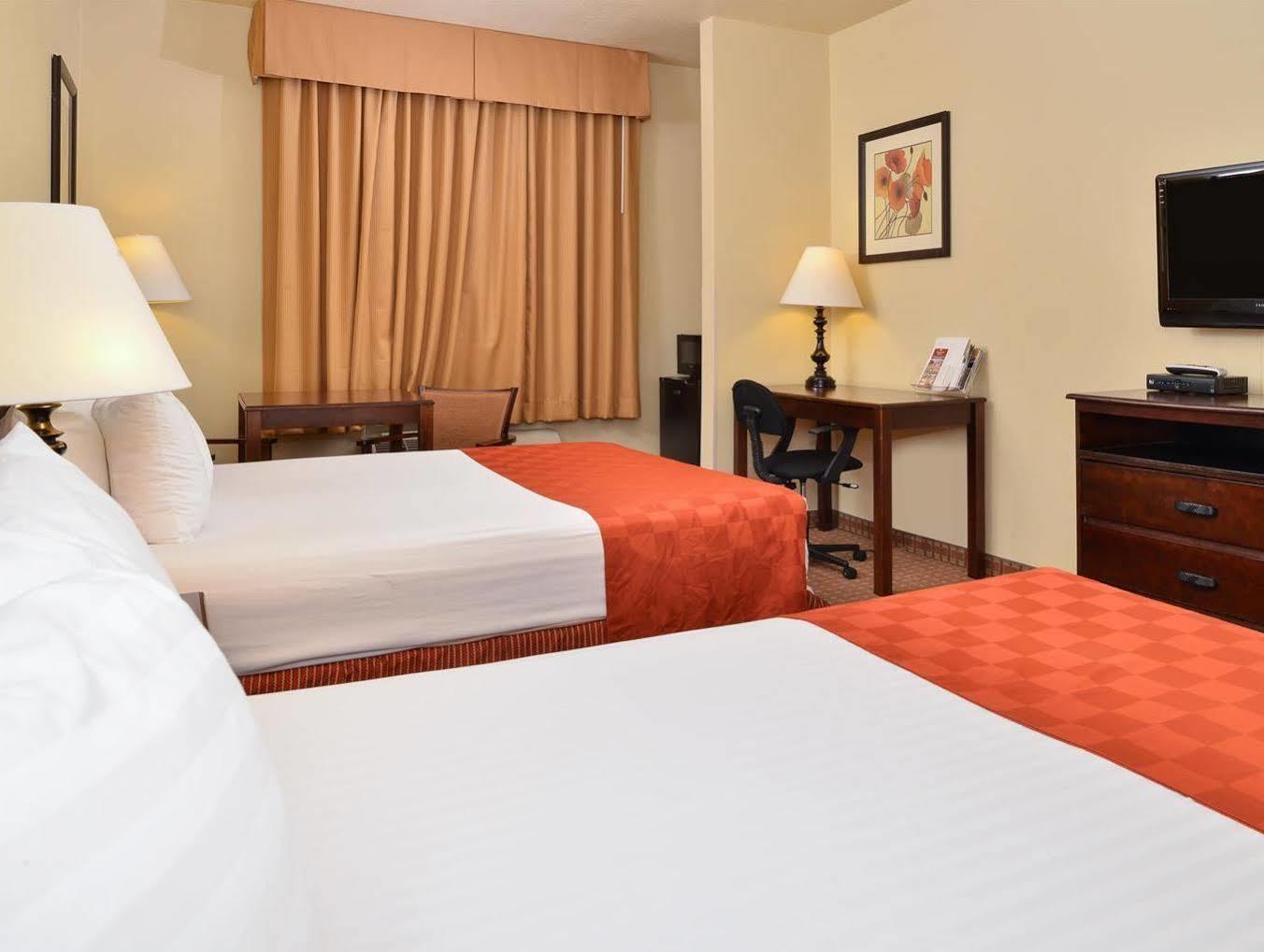 Quality Inn & Suites フォートワース エクステリア 写真